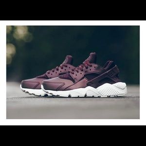 NIB Nike Air Huarache Premium Metallic Mahogany